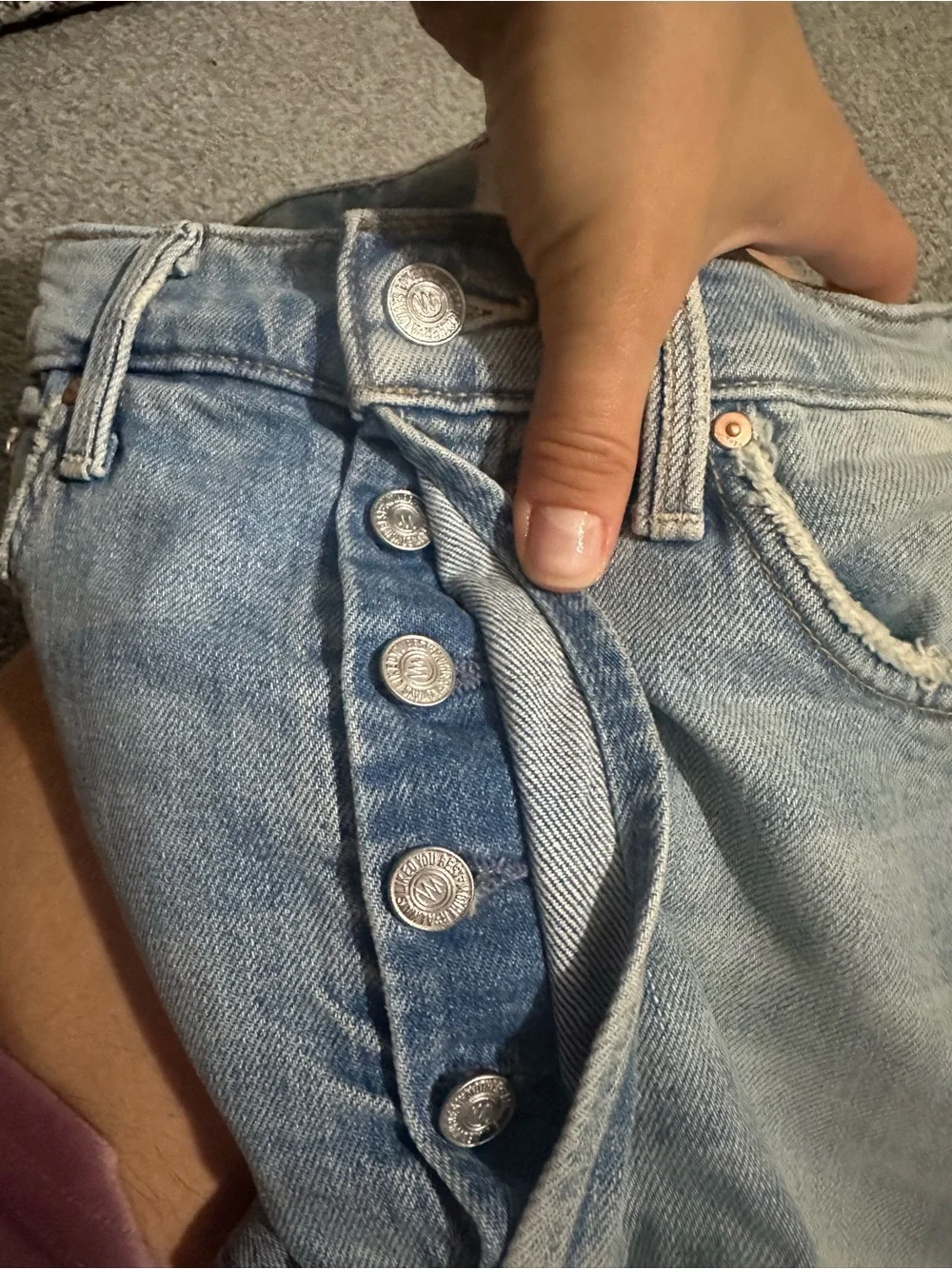 🤍 MOTHER The Tripper Flare Jeans in “I Confess” Wash 🤍 - Picture 2 of 8